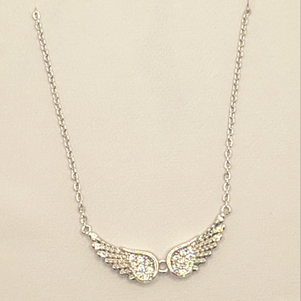 Little wings necklace